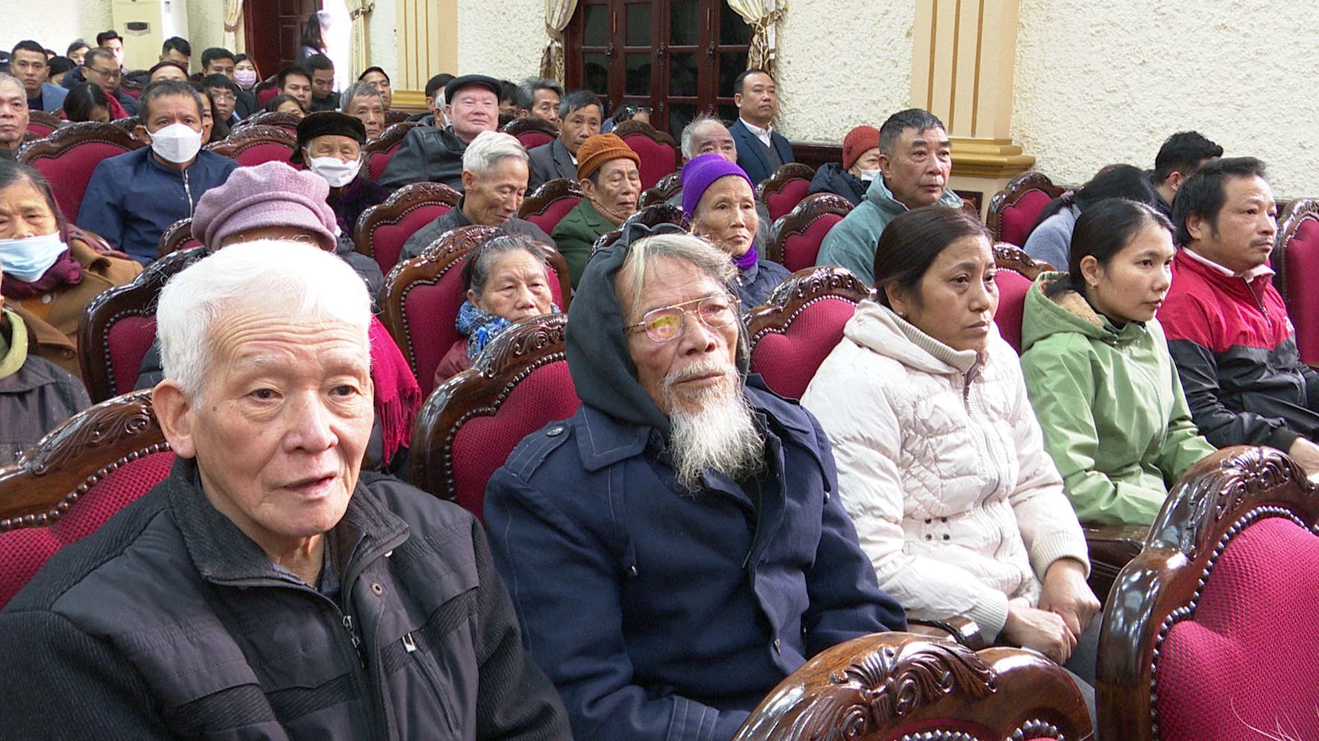 DUNG TIN.00_01_59_10.Still602.jpg